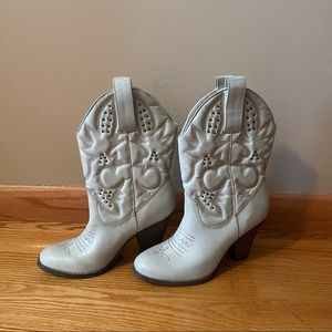 MIA WHITE COWBOY BOOTS